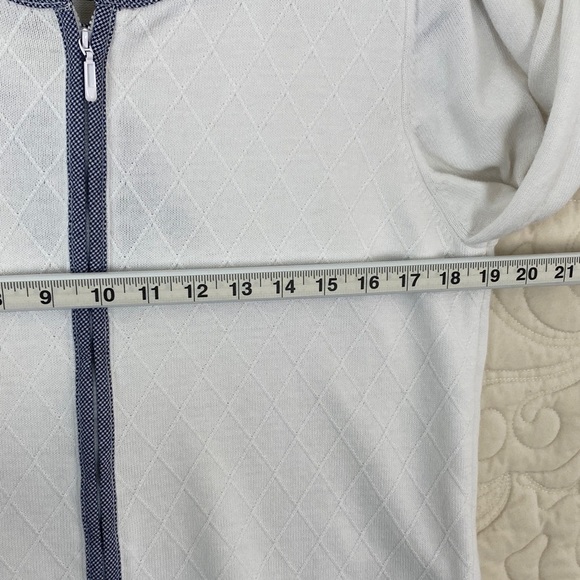 Alfred Dunner White Sweater with Blue Floral Detail Size Petite Large - Picture 6 of 10
